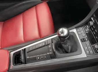 Porsche 718 Cayman — 6-speed manual shifter and center console
