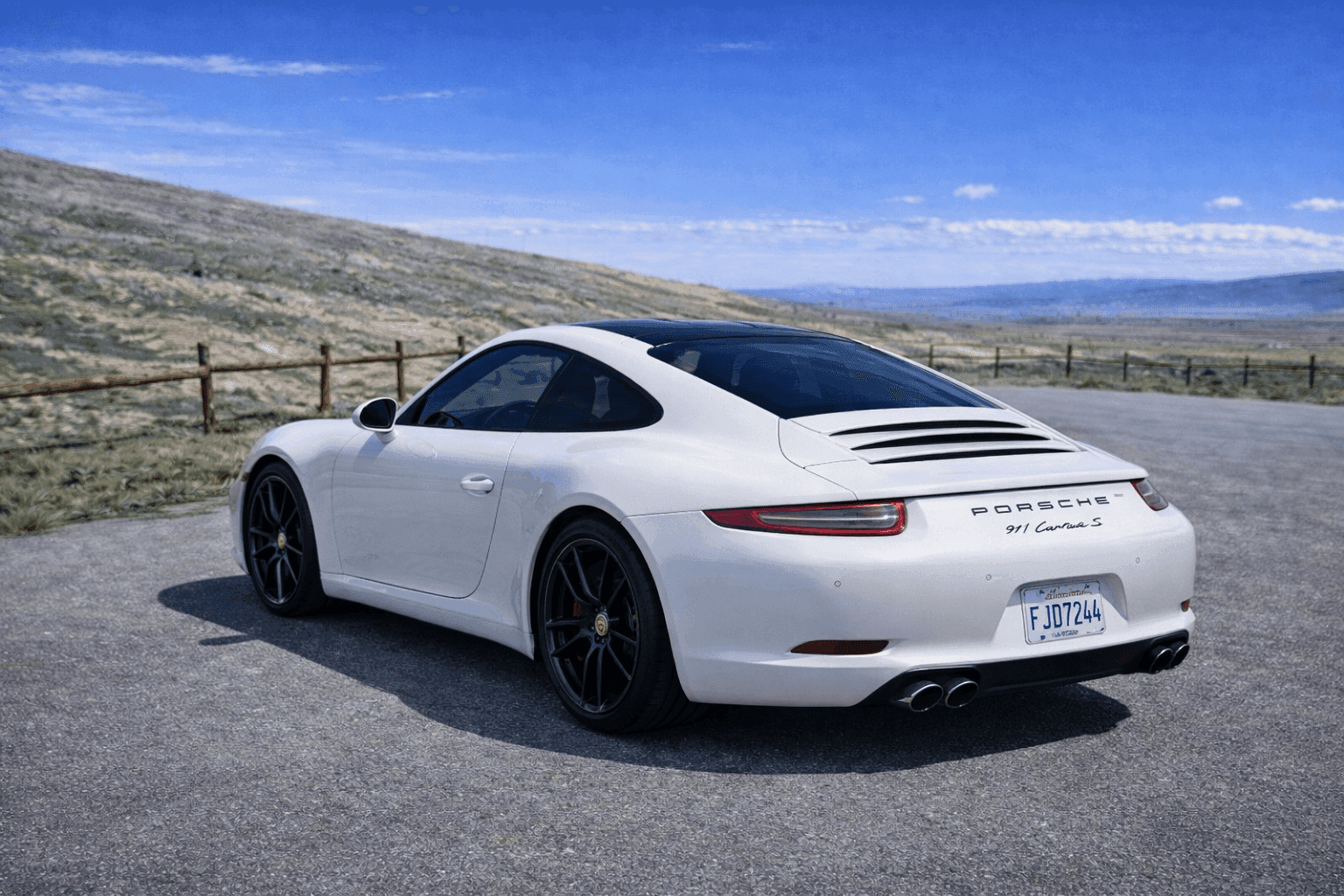 Porsche 911 Carrera S Coupe — exterior