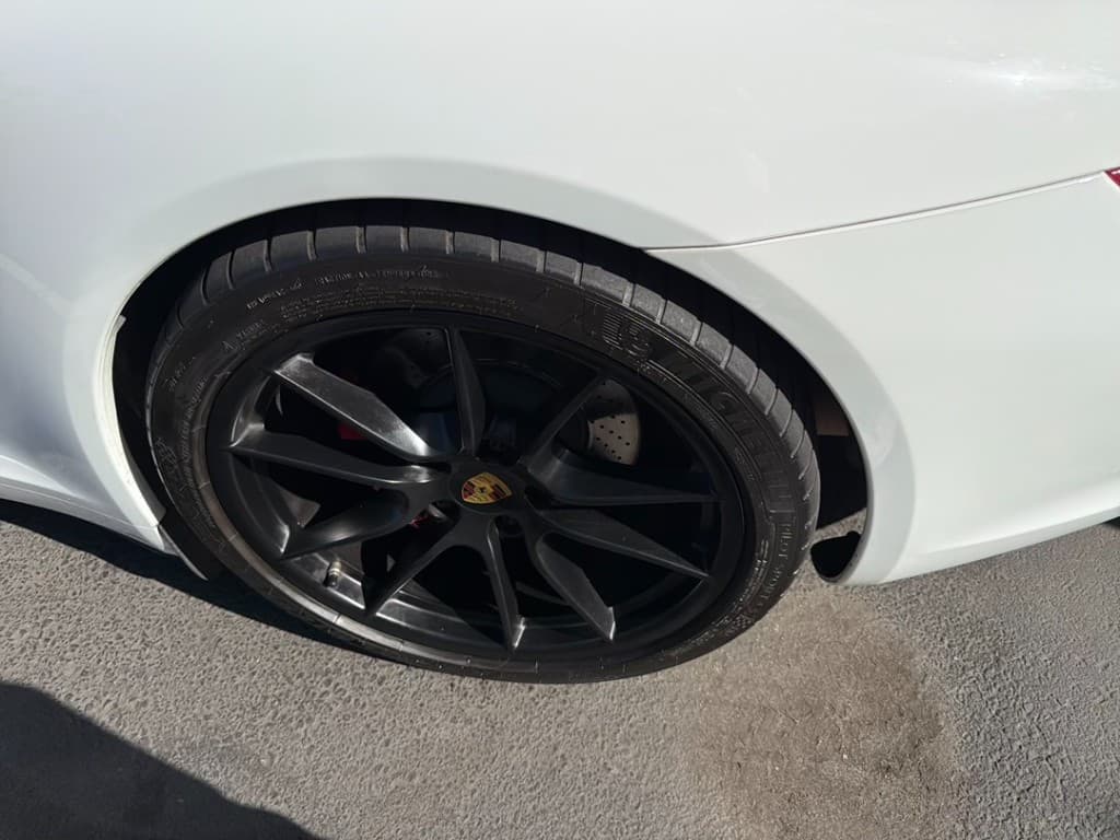 Porsche 911 Carrera S Coupe — wheel and Michelin Pilot Sport tire detail