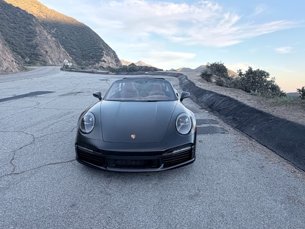 Porsche 911 Turbo S Cabriolet — head-on front view
