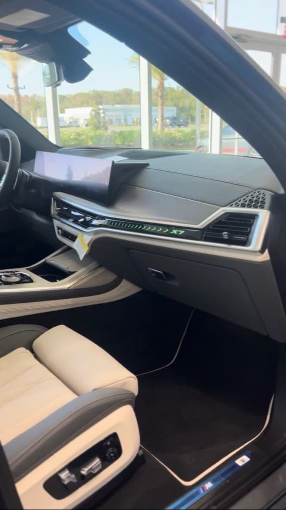 BMW X7 — premium interior with captain's chairs
